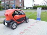 <p>Unser Egon beim Mittagessen <img src="http://www.vectrix-forum.de/plugins/editors/tinymce/jscripts/tiny_mce/plugins/emotions/img/smiley-cool.gif" mce_src="plugins/editors/tinymce/jscripts/tiny_mce/plugins/emotions/img/smiley-cool.gif" alt="Cool" title="Cool" border="0"><br mce_bogus="1"></p>